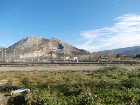 Casa en calle Barrio Barros-Santian, nº 3