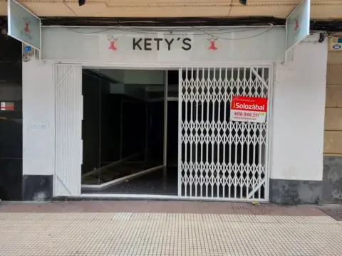 Local comercial en calle de la Duquesa de la Victoria