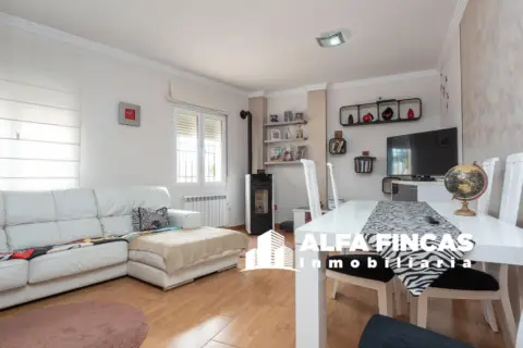 Casa adosada en Honrubia