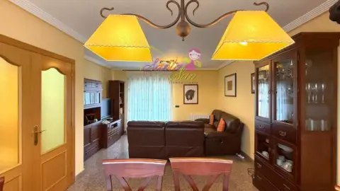 Casa adosada en Urbanización - Peñasolana