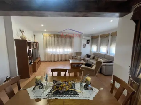 Chalet en Villarta de San Juan