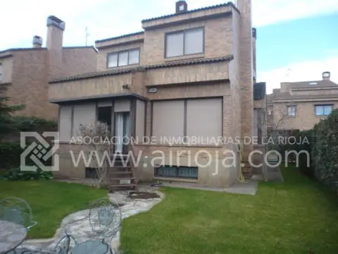 Casa en Avenida de Madrid