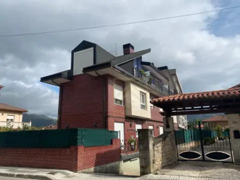 Casa en Los Corrales de Buelna