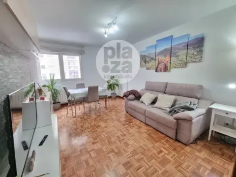 Piso en Avenida de la Constitución Española