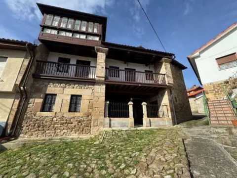 Casa en Barrio de Pedredo, 96