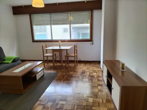 Piso en calle de Colombia, 2