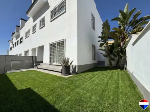 Casa pareada en Nuevo Bulevar