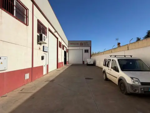 Nave industrial en Almendralejo