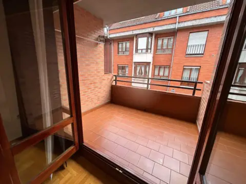 Piso en calle de Mieres, 5