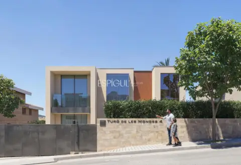 Casa en Carrer del Turó de les Monges
