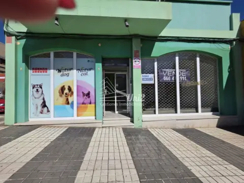 Local comercial en calle de la República Argentina, 60