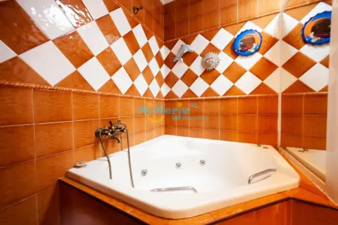 Apartamento en Nerja, en El Centro, Cerca del Mar