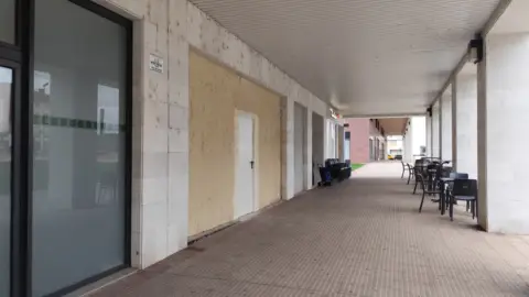 Local comercial en Parque de los Lirios