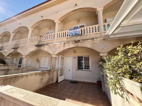 Casa en Bonito Bungalow en Venta en Urbanización Pino Mar en Gran Alacant