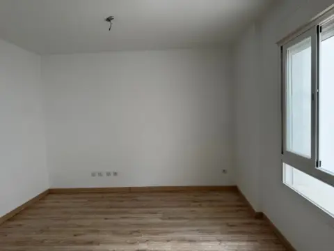 Apartamento en calle Sebastian Eslava 11 Bajo C