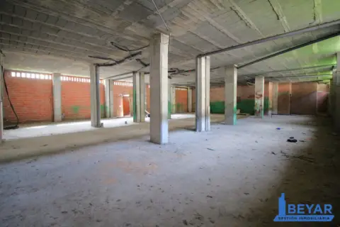 Local comercial en Avenida Nueva Montaña, 21