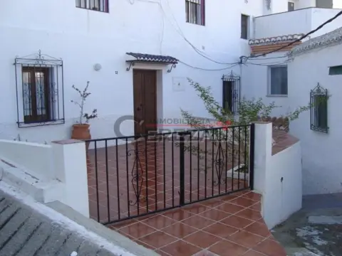 Casa unifamiliar en , Pueblo