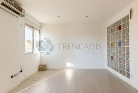 Piso en calle de la Flor de Lis