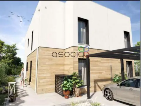 Casa adosada en Yunquera de Henares