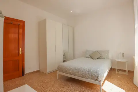 Habitación en Plaza de Santullano, 17