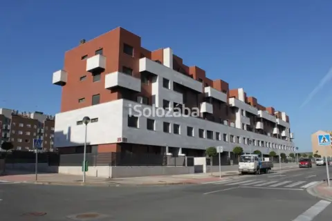 Garaje en calle de Gran Bretaña