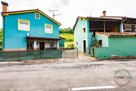 Casa en calle Carretera de Coalla Casa y Finca Urbana, nº 15