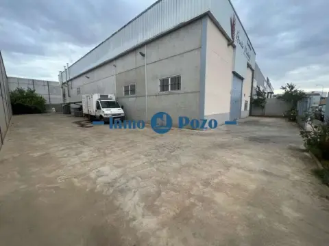 Nave industrial en Almendralejo