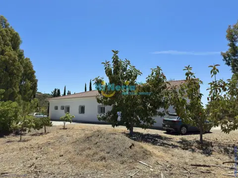 Finca rústica en Chilches