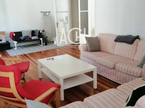 Piso en calle Colón de Larreategui