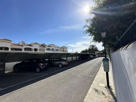 Casa en Chalet Adosado en Alquiler de Larga Temporada en Don Pueblo en Gran Alacant