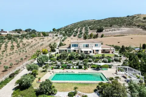 Chalet en El Maulí-Fuentemora-Altos de Santa Ana