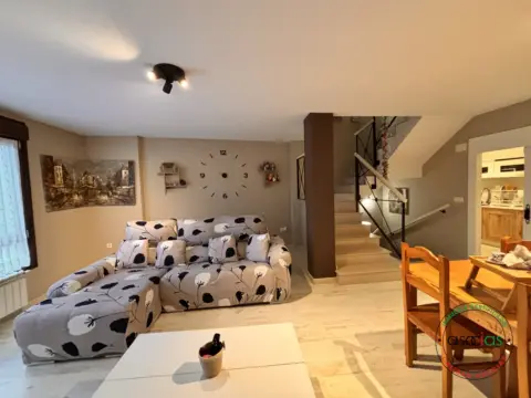 Casa en calle Al Requejado