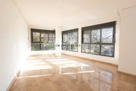 Piso en Avinguda de Peris y Valero