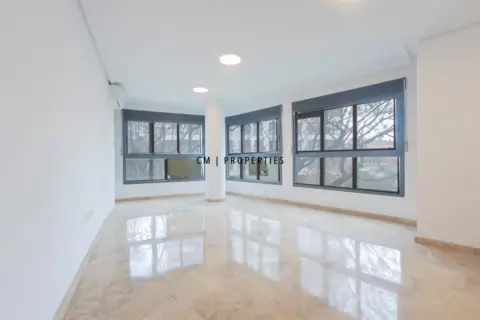 Piso en Avinguda de Peris y Valero