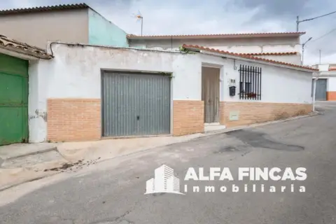Chalet en Santa María de los Llanos