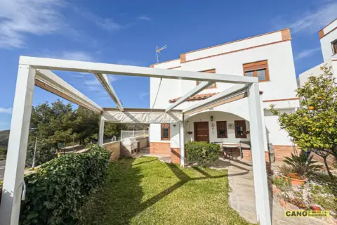 Casa en Avenida de la Cruz