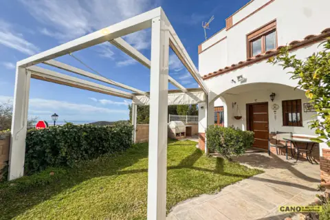 Casa en Avenida de la Cruz