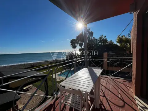 Estudio en , 1A.Línea de Playa