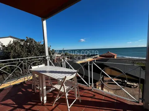 Estudio en , 1A.Línea de Playa