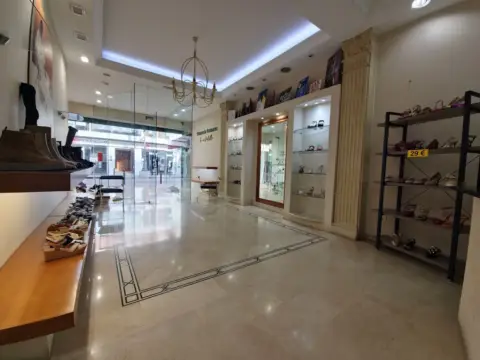 Local comercial en Parque Alfonso Xiii