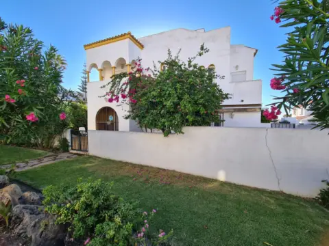 Casa pareada en Casares Costa