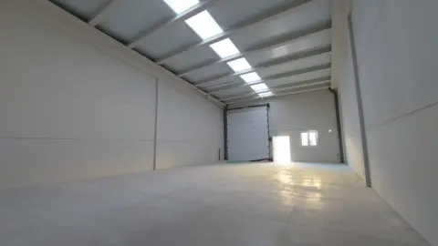 Nave industrial en calle de los Prados