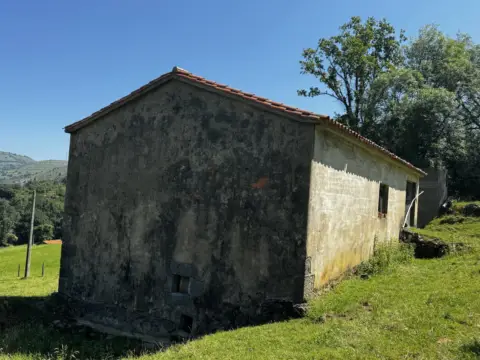Casa en calle Bº La Vega, nº Sin Informacion