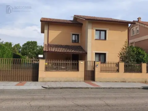 Chalet en Arroyo de la Encomienda