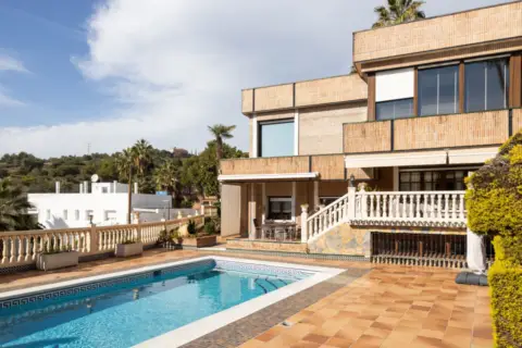 Casa en calle de los Almendros