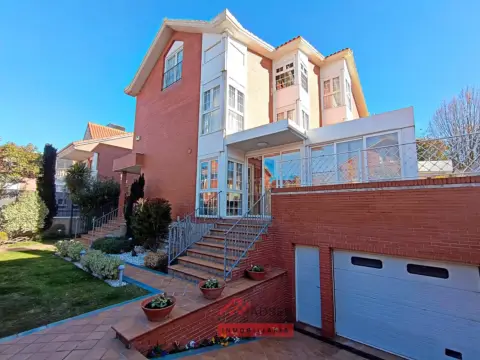 Casa en Avenida de La Rioja