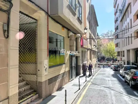 Local comercial en calle de Clemente Sánchez Ramos
