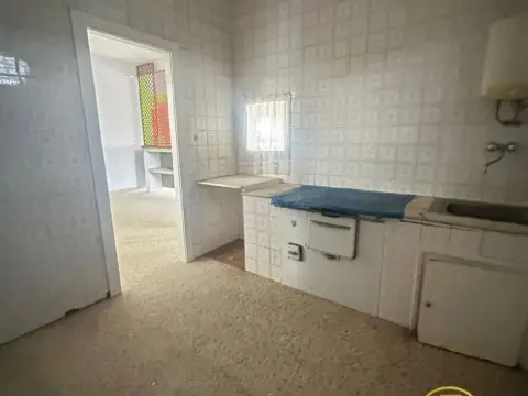 Local comercial en calle Bo Rivero  24. San Felices de Buelna, nº 24