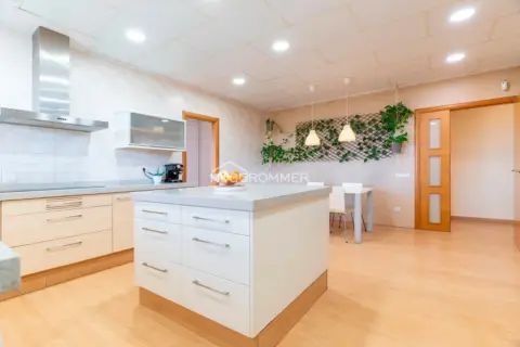 Chalet en calle de los Sauces