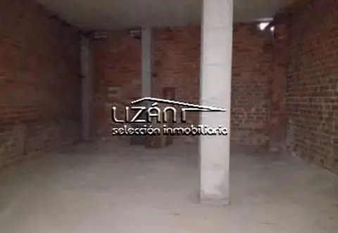 Local comercial en calle del Puerto de Tarna